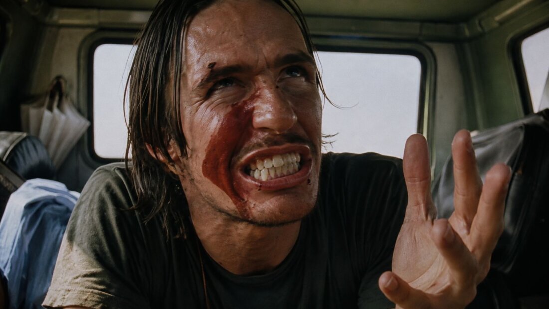 Homem Ensanguentado em Van Sombria Nubbins Sawyer