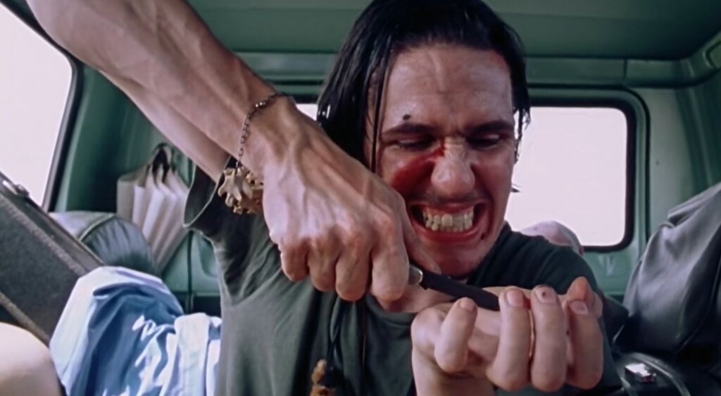 Homem Ensanguentado em Van Sombria Nubbins Sawyer 2